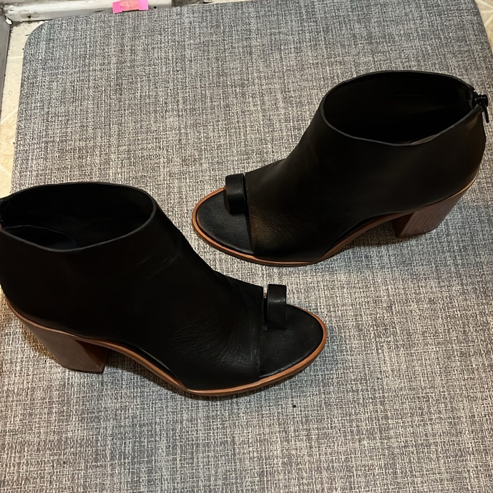 Black Booties, Open Toes, Use In A Good Shape - image 3
